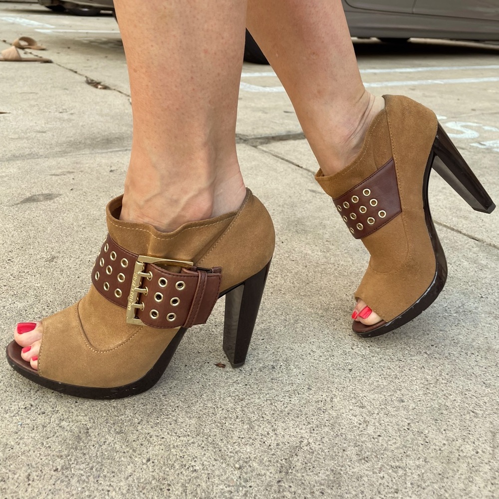 MICHAEL KORS open toe booties